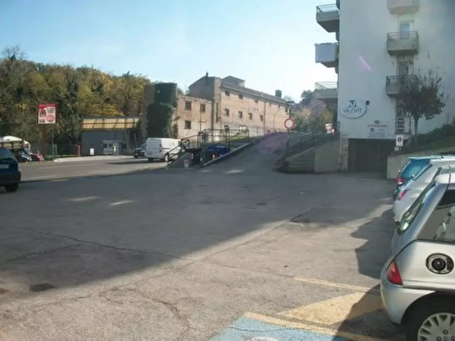 Immagine 25 di Locale commerciale in affitto  in VIA I.SILONE a Lanciano