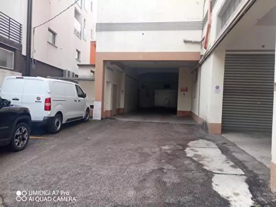 Immagine 10 di Garage in vendita  in VIA PER FOSSACESIA a Lanciano