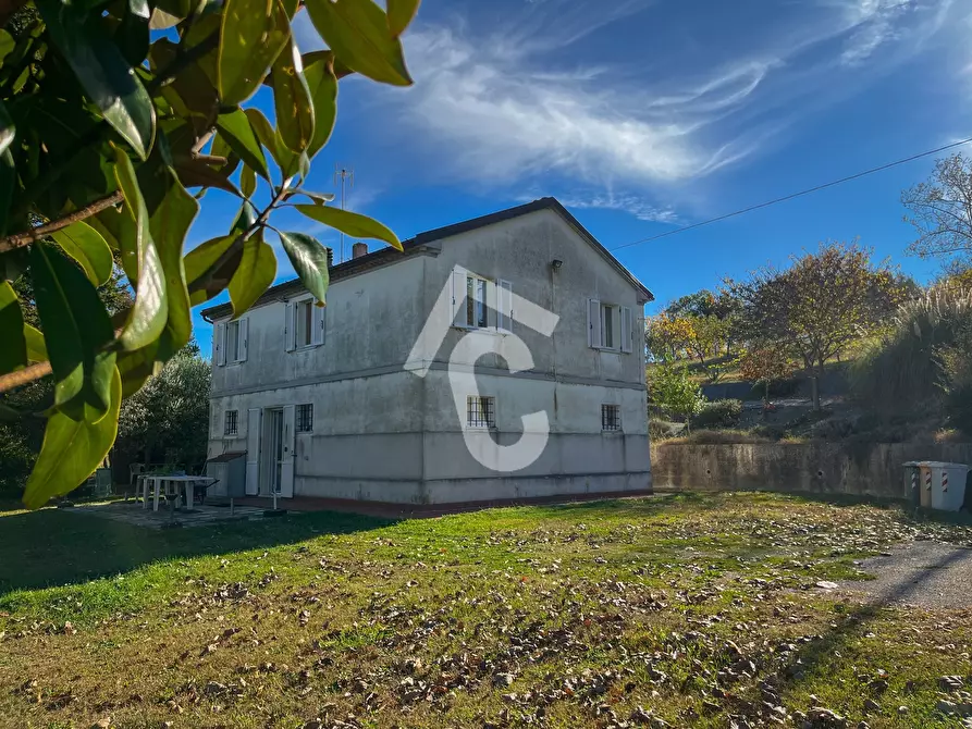 Immagine 5 di Rustico / casale in vendita  a Senigallia