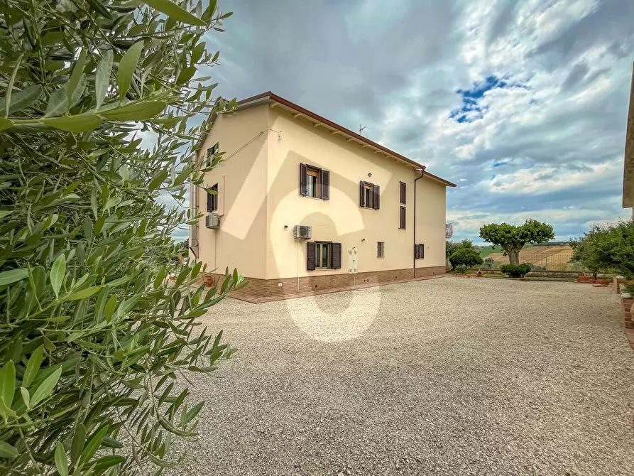 Immagine 10 di Casa indipendente in vendita  a Jesi