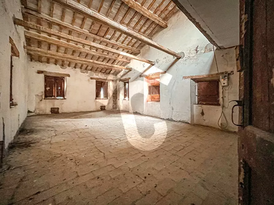 Immagine 39 di Rustico / casale in vendita  a Jesi