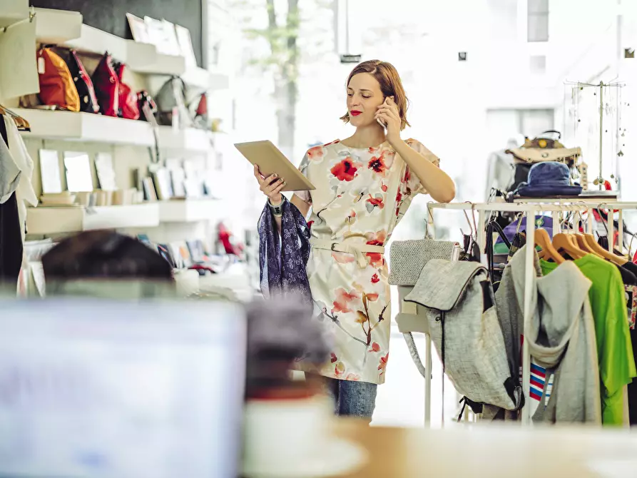 Immagine 3 di Locale commerciale in vendita  a Jesi