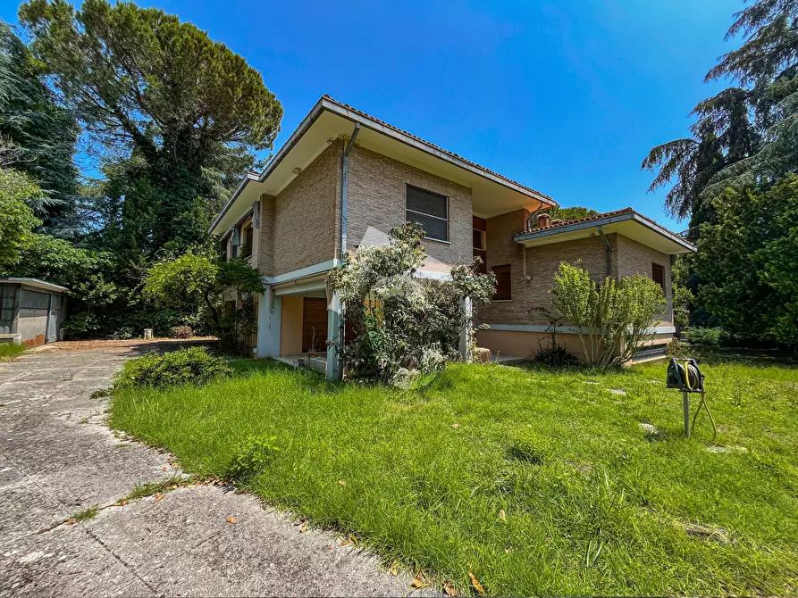 Immagine 9 di Villa in vendita  a Jesi