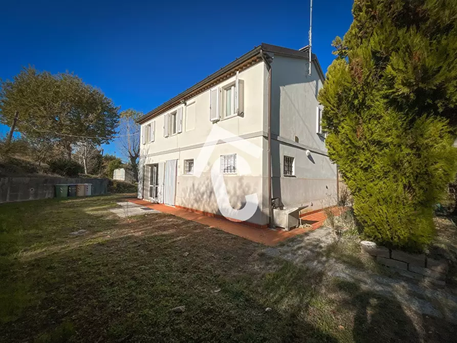 Immagine 31 di Rustico / casale in vendita  a Senigallia