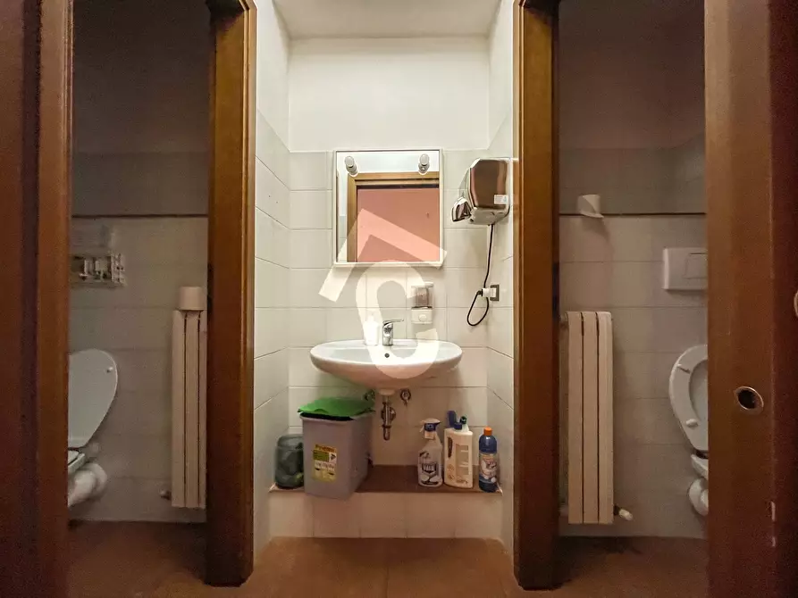 Immagine 7 di Ufficio in affitto  a Jesi