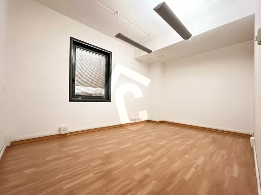 Immagine 6 di Laboratorio in vendita  a Chiaravalle