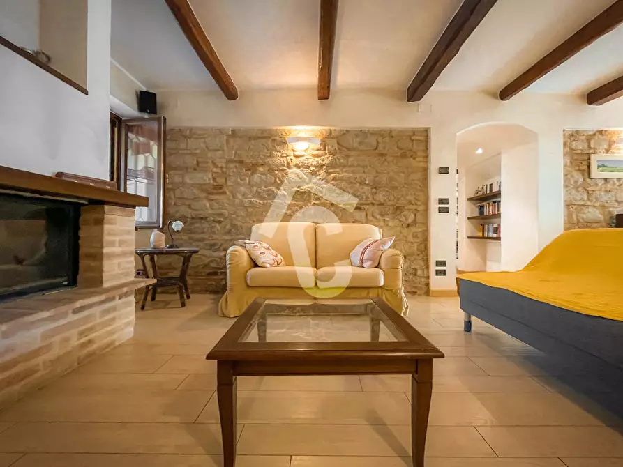 Immagine 19 di Casa bifamiliare in vendita  a Castelbellino