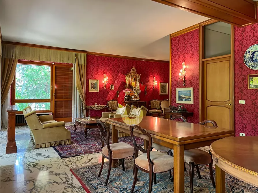 Immagine 25 di Villa in vendita  a Jesi