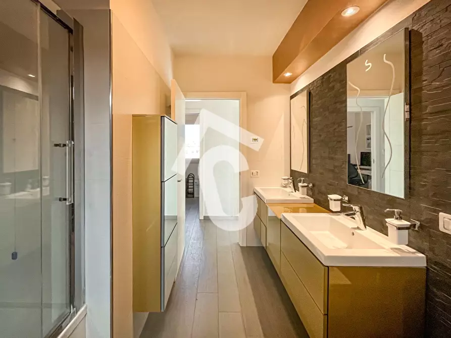 Immagine 18 di Appartamento in vendita  a Castelbellino