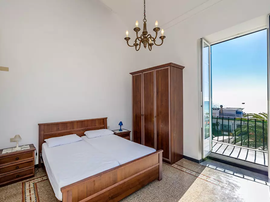 Immagine 14 di Trilocale in affitto  in Piazza Vittorio Emanuele II a Finale Ligure