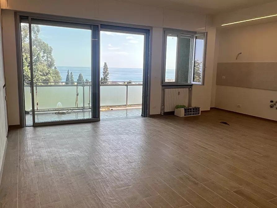 Immagine 8 di Trilocale in vendita  in Via della Pineta a Finale Ligure