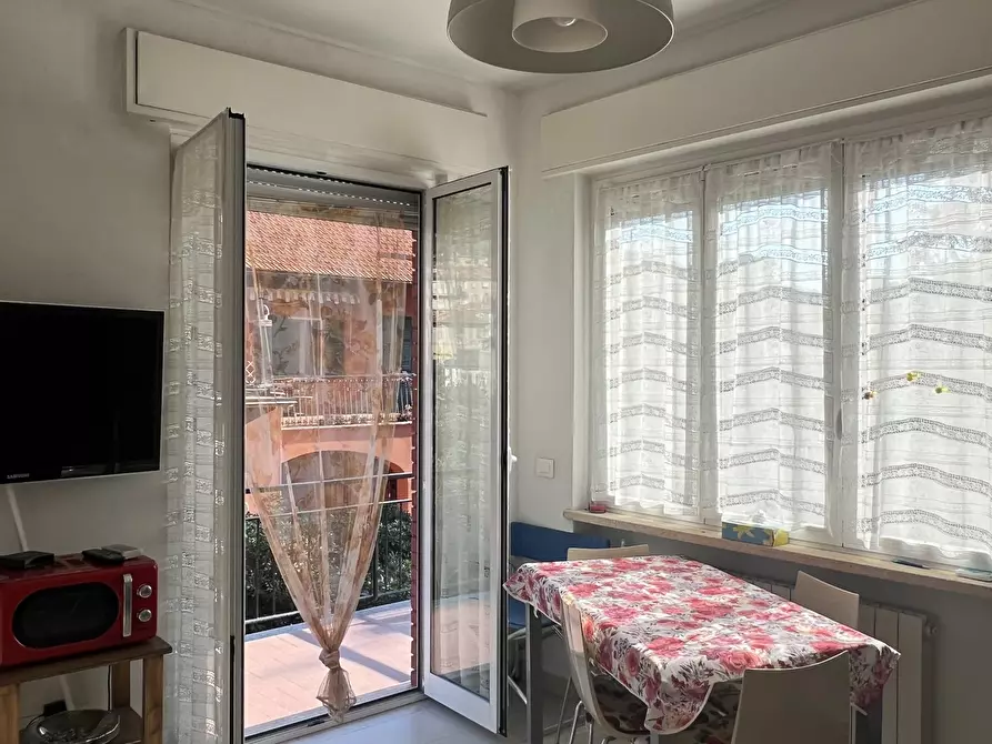 Immagine 24 di Bilocale in vendita  in Via del Cigno a Finale Ligure