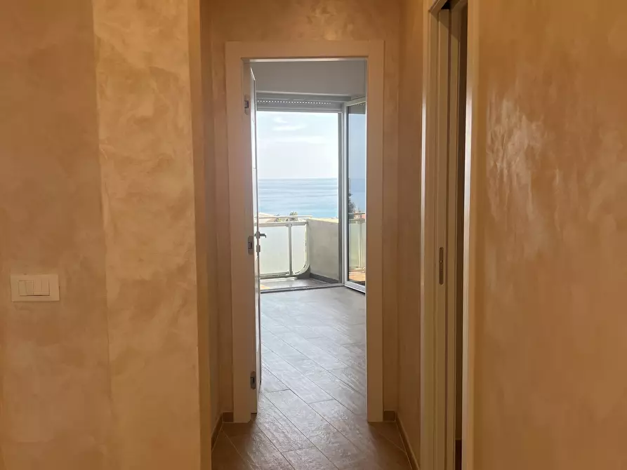 Immagine 15 di Trilocale in vendita  in Via della Pineta a Finale Ligure