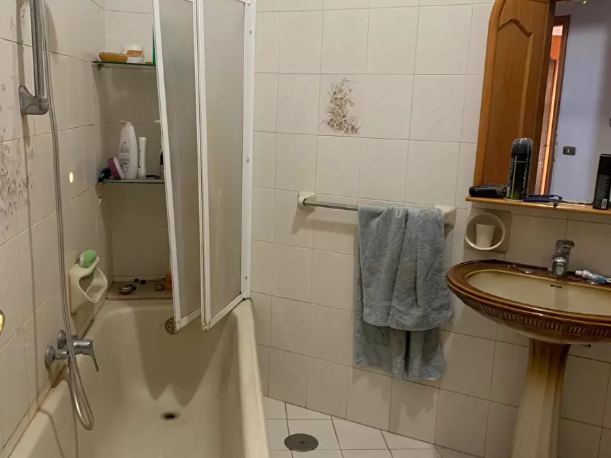 Immagine 9 di Casa indipendente in vendita  a Tremestieri Etneo