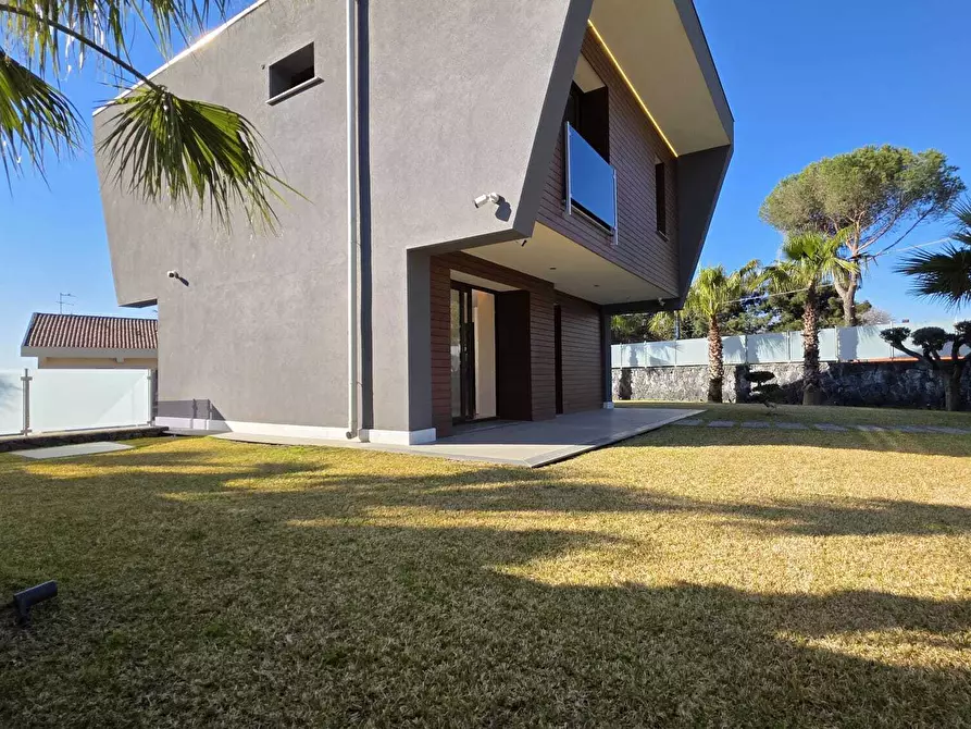 Immagine 35 di Villa in vendita  a Pedara