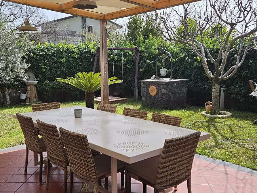 Immagine 2 di Villa in vendita  a Ragalna