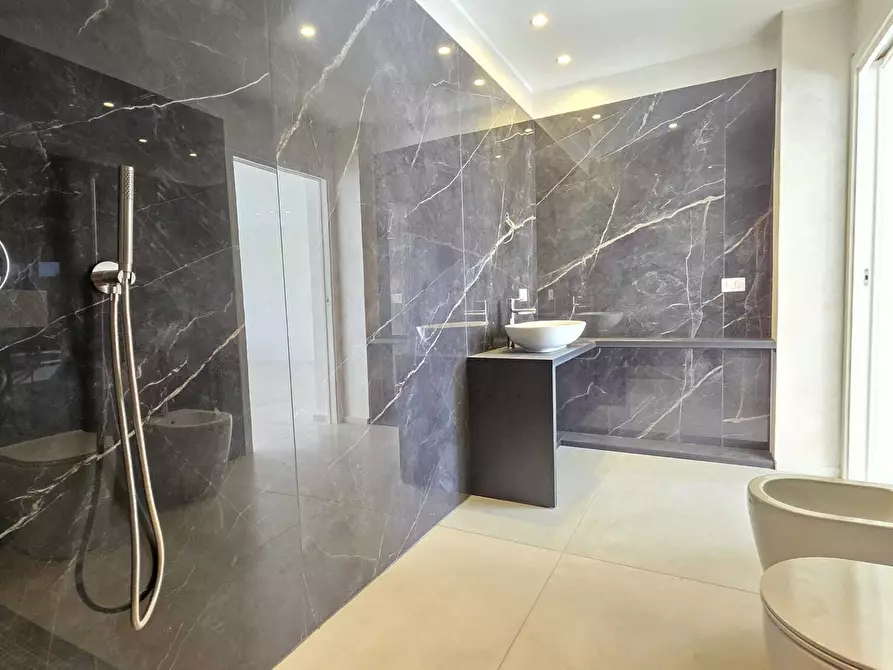 Immagine 27 di Villa in vendita  a Pedara