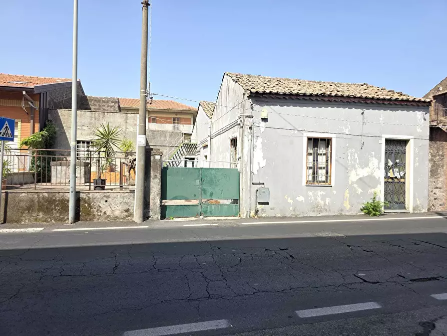 Immagine 1 di Casa indipendente in vendita  in Via Etnea 345 a Tremestieri Etneo