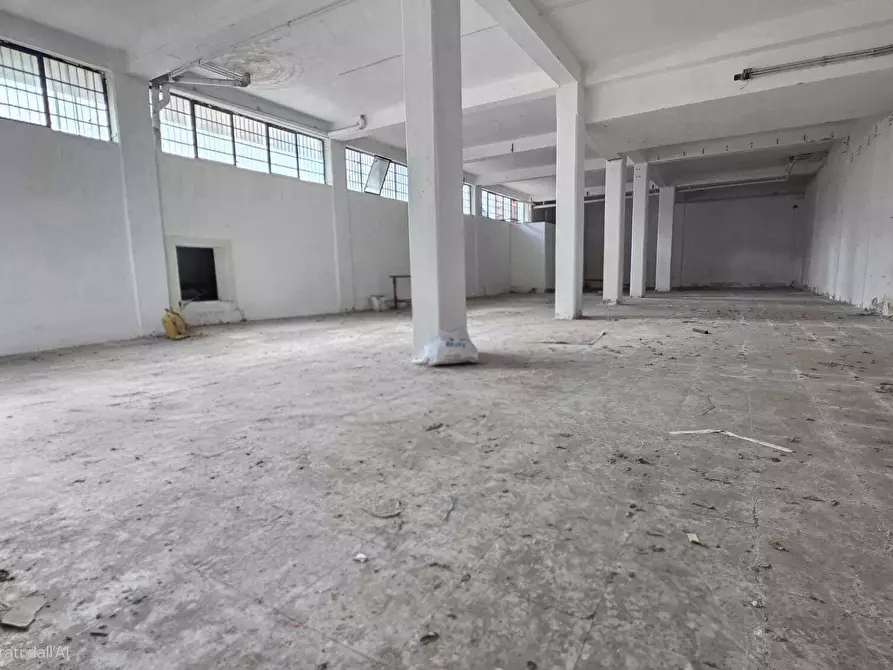 Immagine 1 di Locale commerciale in vendita  a Tremestieri Etneo