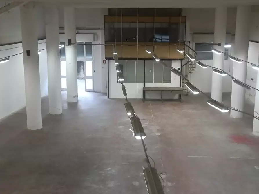 Immagine 28 di Attività artigianale in vendita  in Via Terpi 43R a Genova