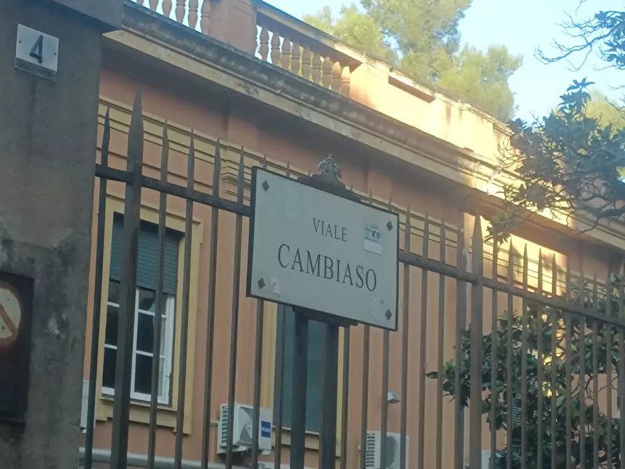 Immagine 23 di Garage in vendita  in Viale Cambiaso 6 a Genova