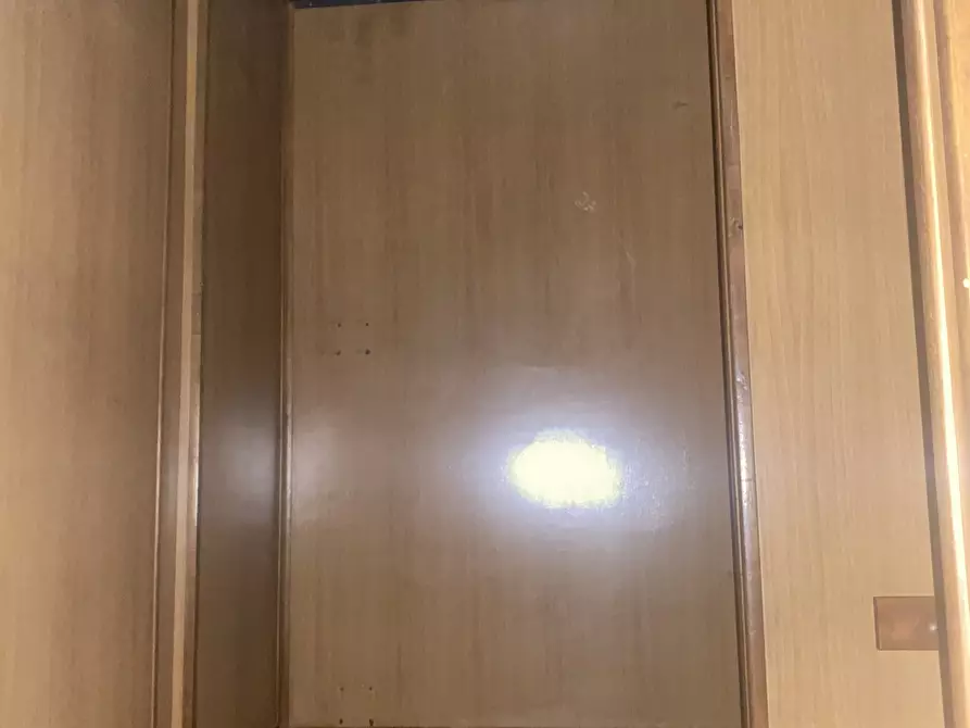 Immagine 11 di Locale commerciale in affitto  a Genova