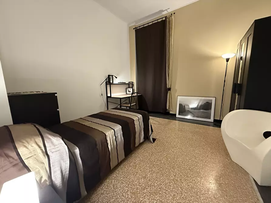 Immagine 29 di Pentalocale in vendita  in Via Fieschi a Genova