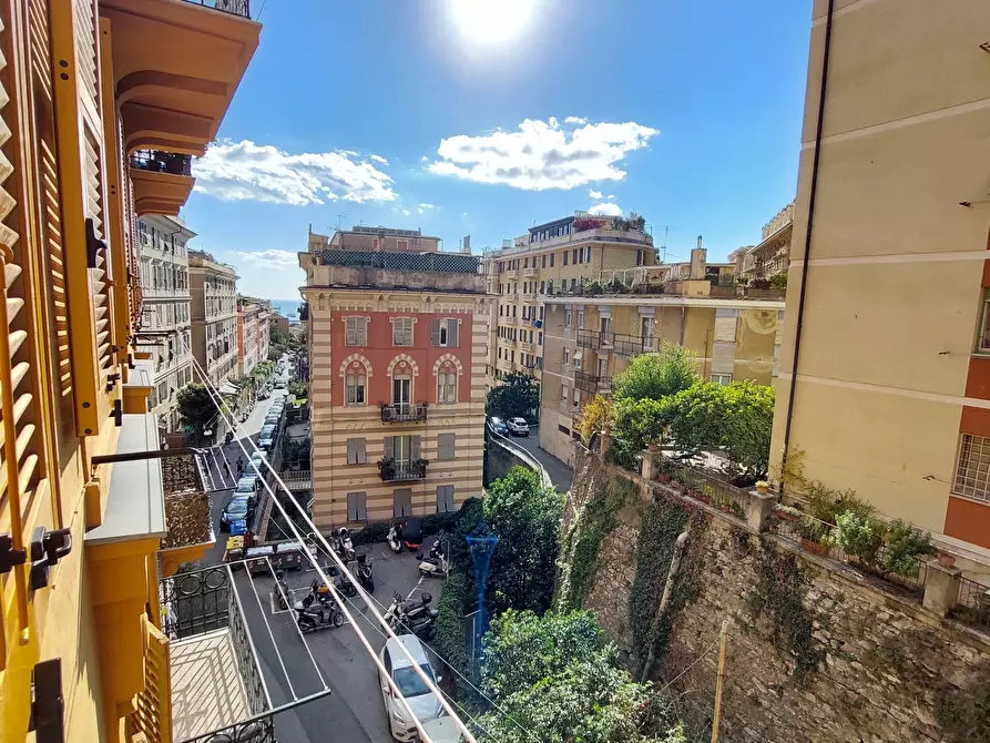Immagine 37 di Trilocale in vendita  in Via Ameglia a Genova