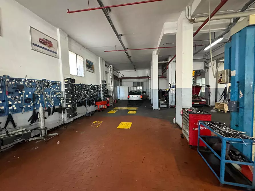 Immagine 8 di Capannone industriale in vendita  in Corso Europa 347 a Genova