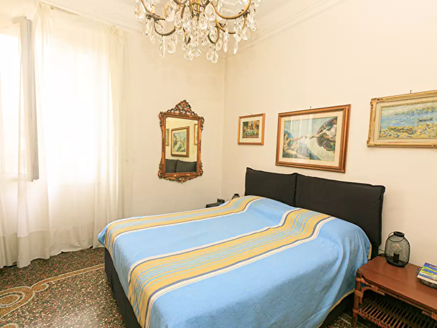 Immagine 52 di Pentalocale in vendita  in Via Benvenuto Cellini 16 a Genova