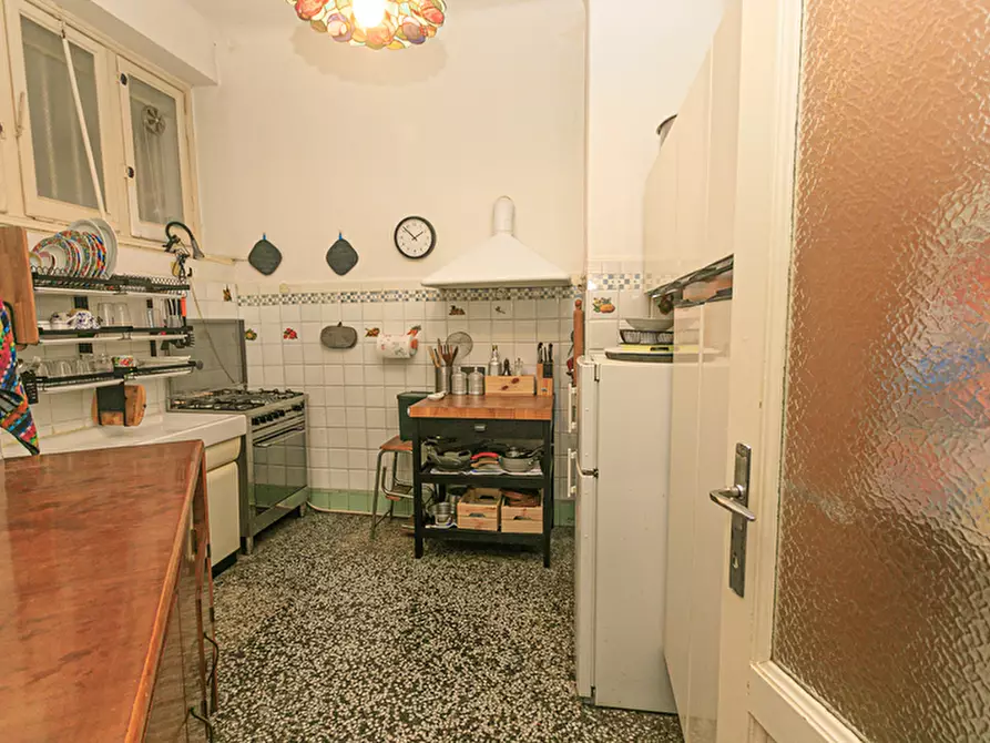 Immagine 56 di Pentalocale in vendita  in Via Benvenuto Cellini 16 a Genova