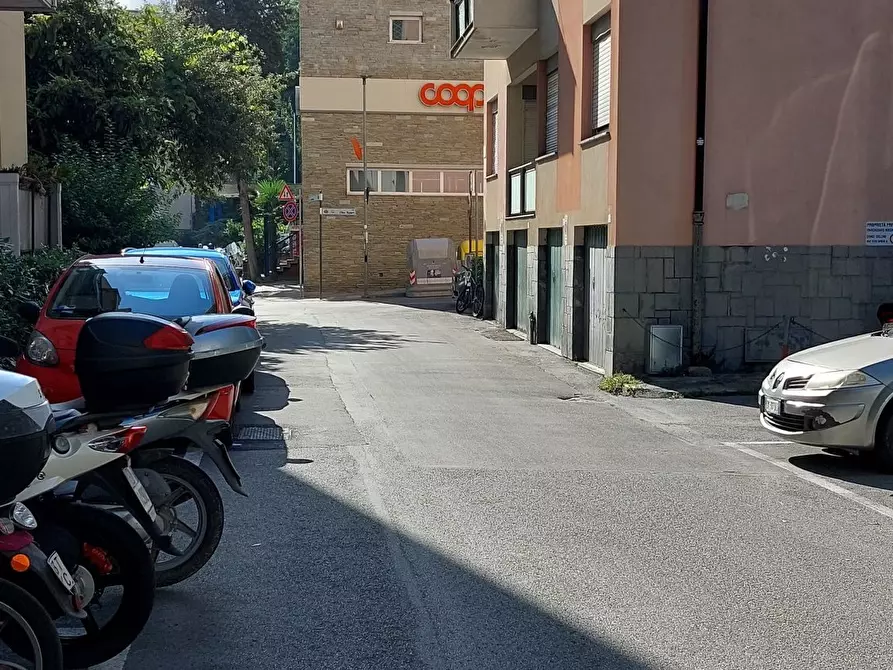Immagine 36 di Bilocale in vendita  in Via Fratelli Bandiera 3 a Rapallo