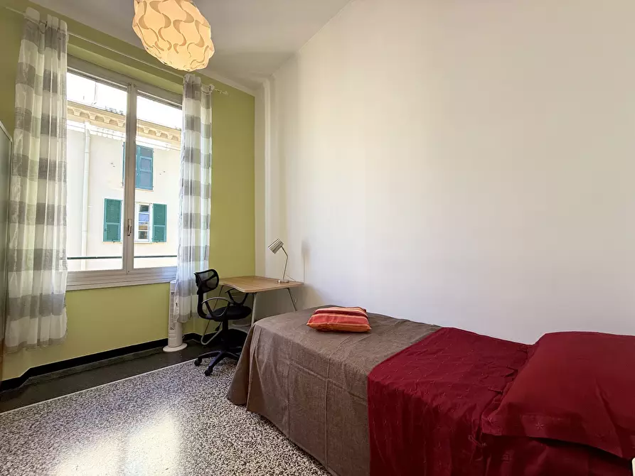 Immagine 12 di Pentalocale in vendita  in Via Fieschi a Genova