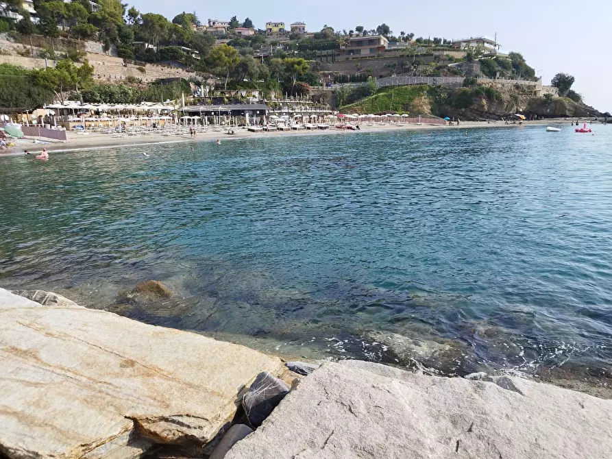 Immagine 13 di Bilocale in vendita  a Alassio