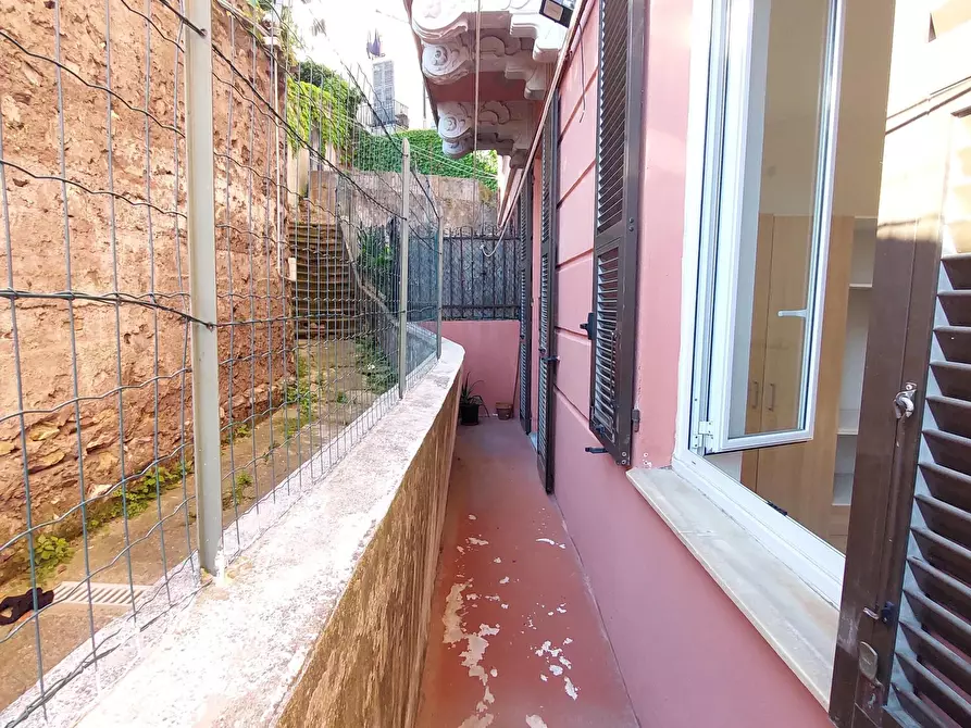 Immagine 17 di Trilocale in vendita  in Corso Magenta a Genova