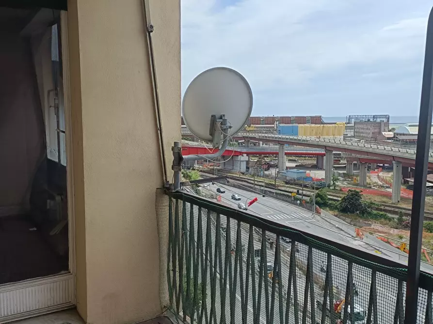 Immagine 9 di Appartamento in vendita  in Via dell'Acciaio 125 a Genova