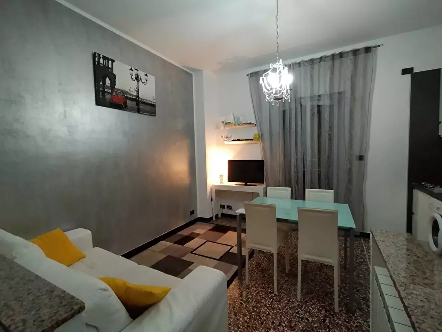 Immagine 12 di Bilocale in vendita  in Via delle Gavette a Genova