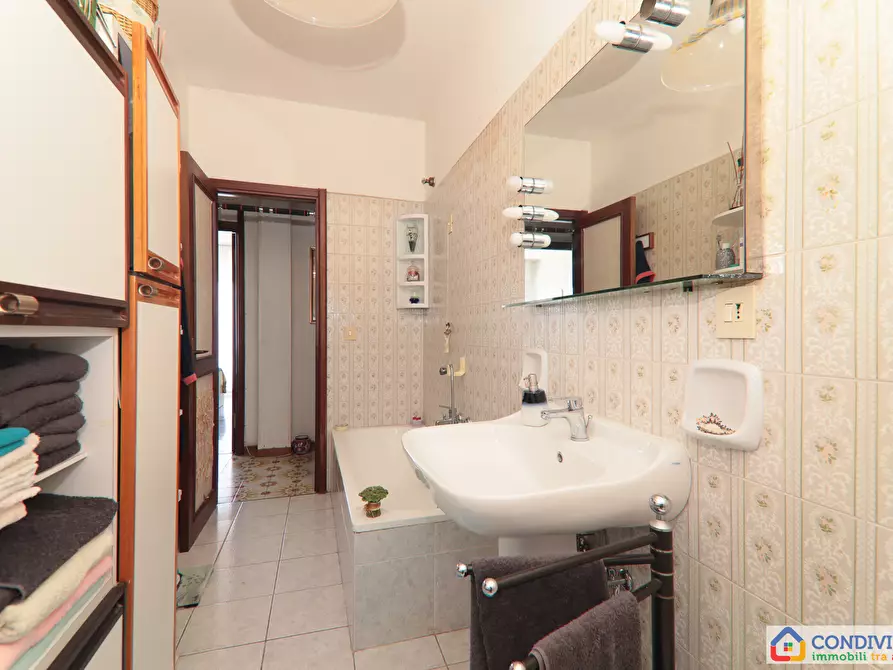 Immagine 33 di Appartamento in vendita  in Via Mulinetti 48 a Recco