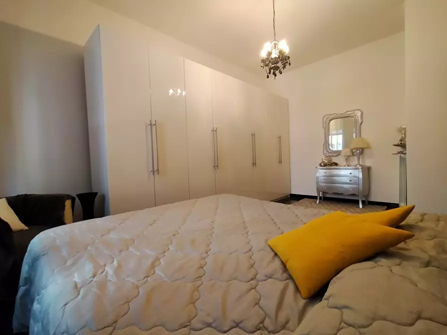 Immagine 31 di Bilocale in vendita  in Via delle Gavette a Genova