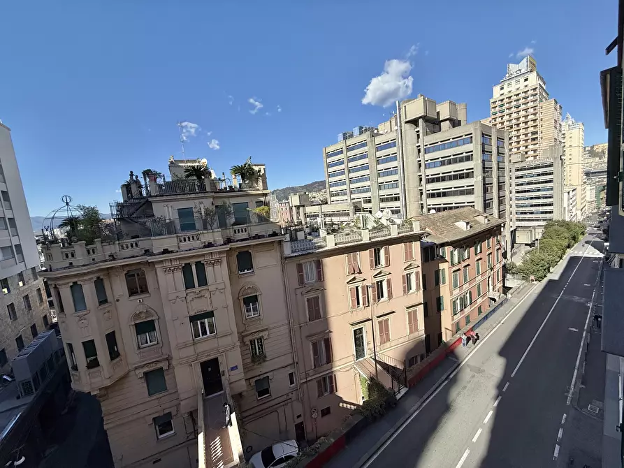 Immagine 50 di Pentalocale in vendita  in Via Fieschi a Genova