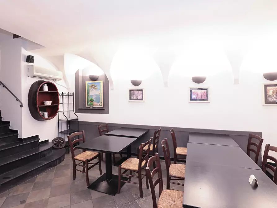 Immagine 19 di Locale commerciale in vendita  in Via di San Bernardo a Genova