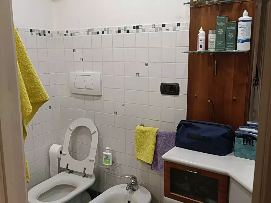 Immagine 12 di Trilocale in vendita  in Via Aurelia 36 a Camogli