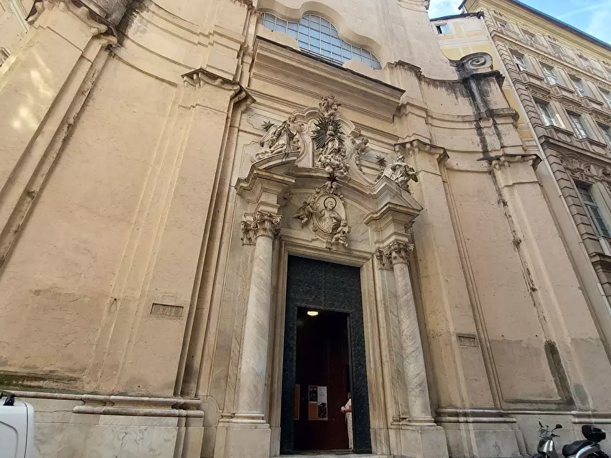 Immagine 41 di Bilocale in vendita  in Via Lomellini a Genova