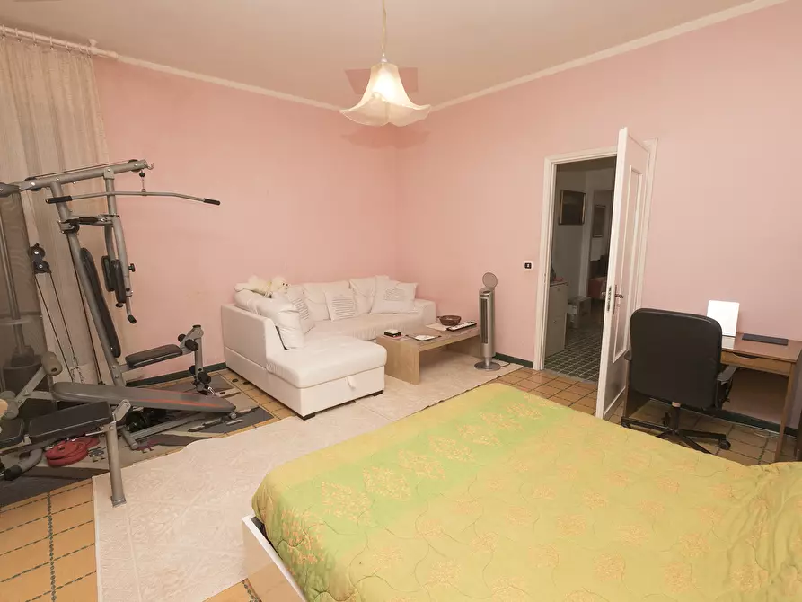 Immagine 57 di Pentalocale in vendita  in Via Venezia 12 a Genova