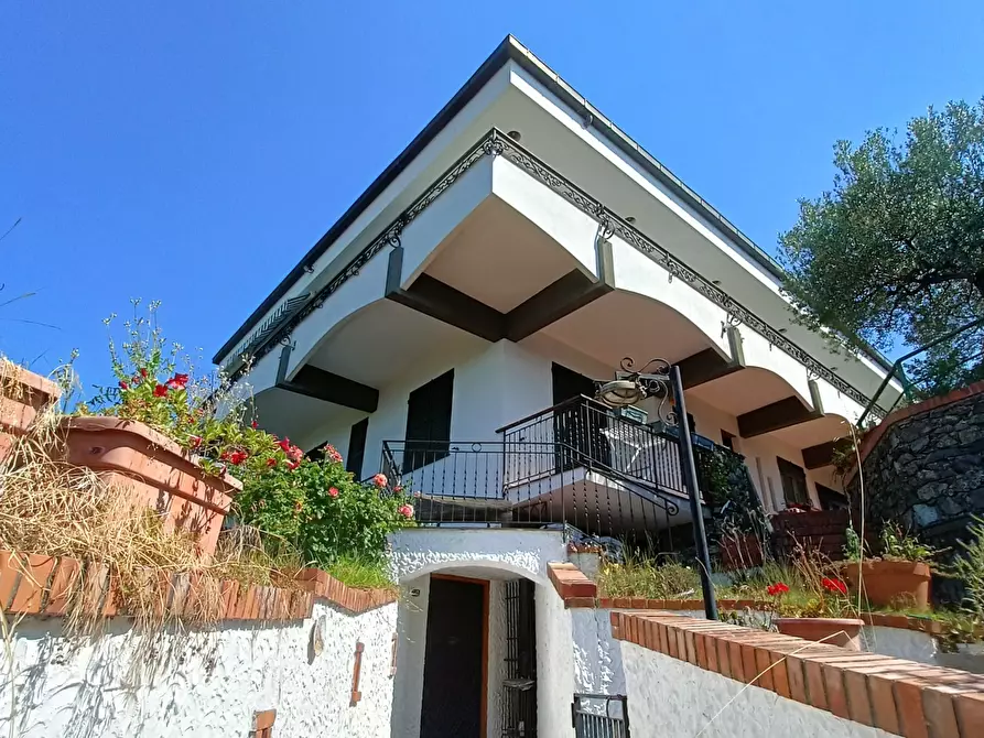 Immagine 91 di Villa in vendita  in Via Livio Canale 72 a Varazze