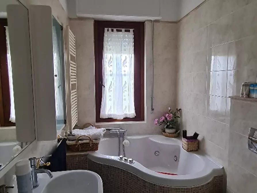 Immagine 17 di Quadrilocale in vendita  in Villaggio Iris 14 a Alassio