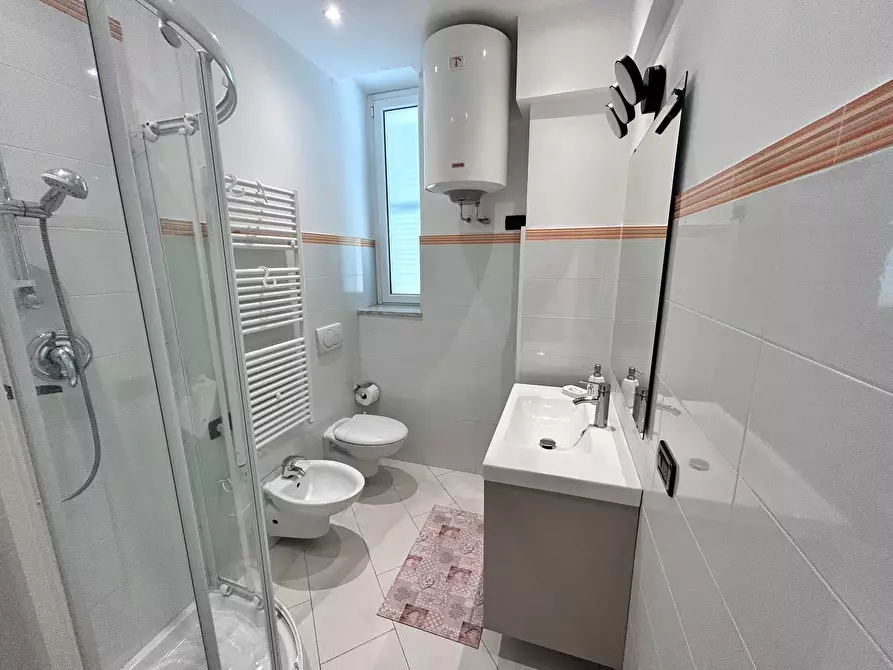 Immagine 9 di Bilocale in vendita  in Via Roma 48 a Alassio