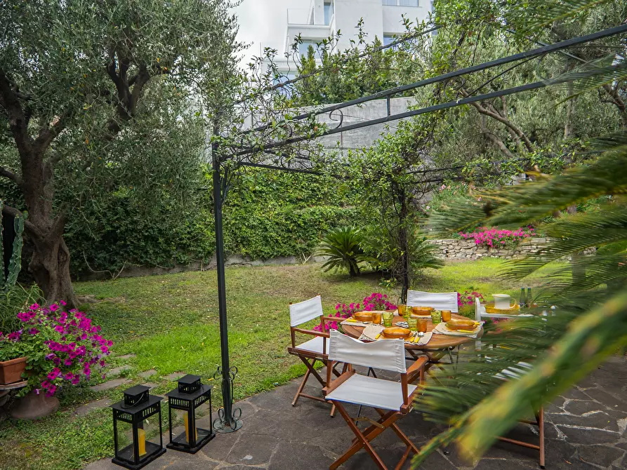 Immagine 22 di Trilocale in vendita  in Via tetti rossi a Alassio