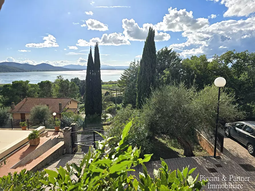 Immagine 43 di Villa in vendita  in Via dei Romani a Magione