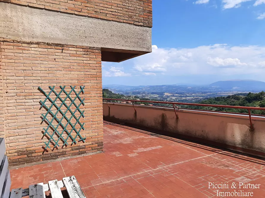 Immagine 13 di Pentalocale in vendita  in Via Frà Bevignate 14 a Perugia